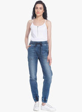 Blue Solid Mid Rise Regular Fit Jeans